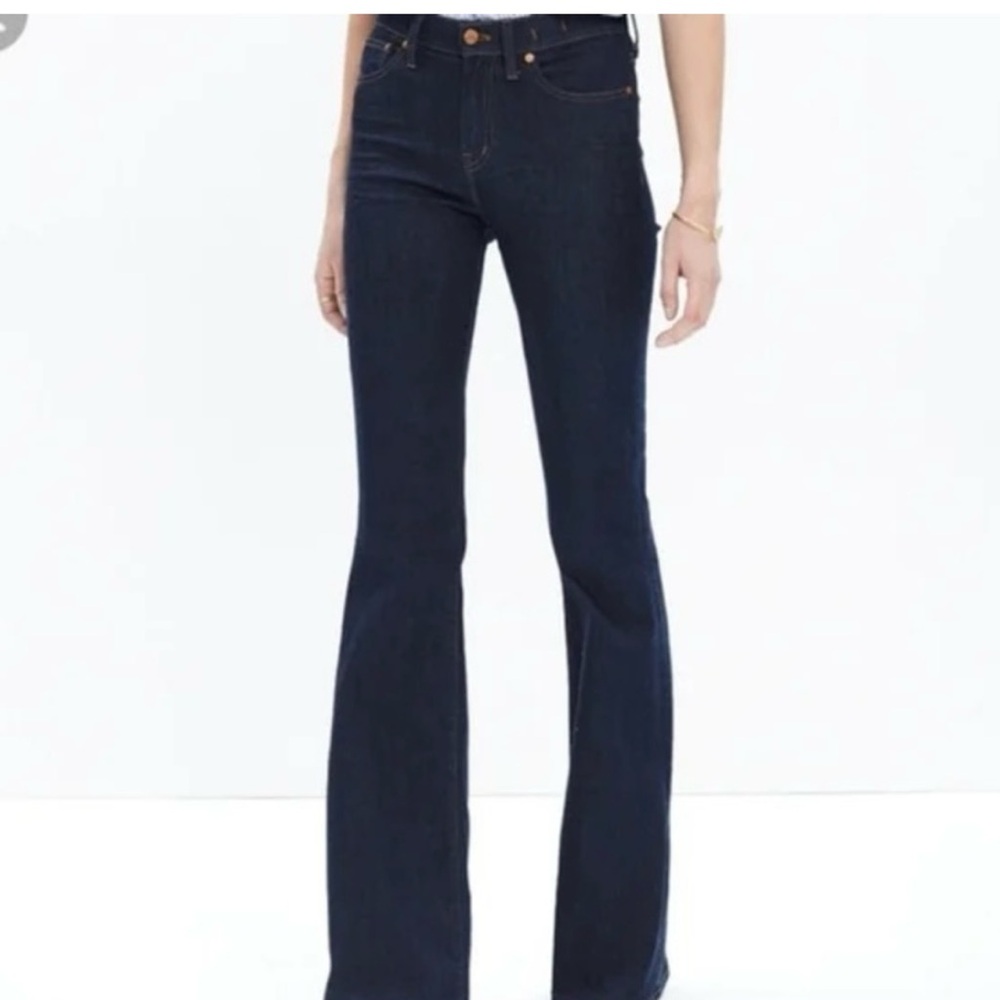 NWT Madewell Flea Market Flare in dark indigo sz 29